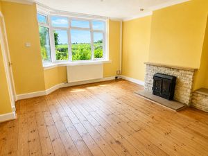 Sitting Room- click for photo gallery